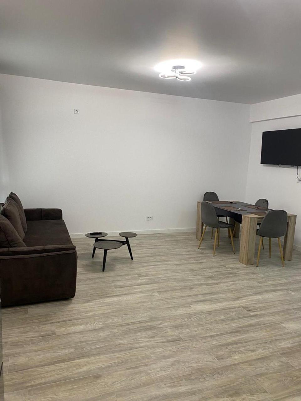Apartament Satina Крайова Екстериор снимка
