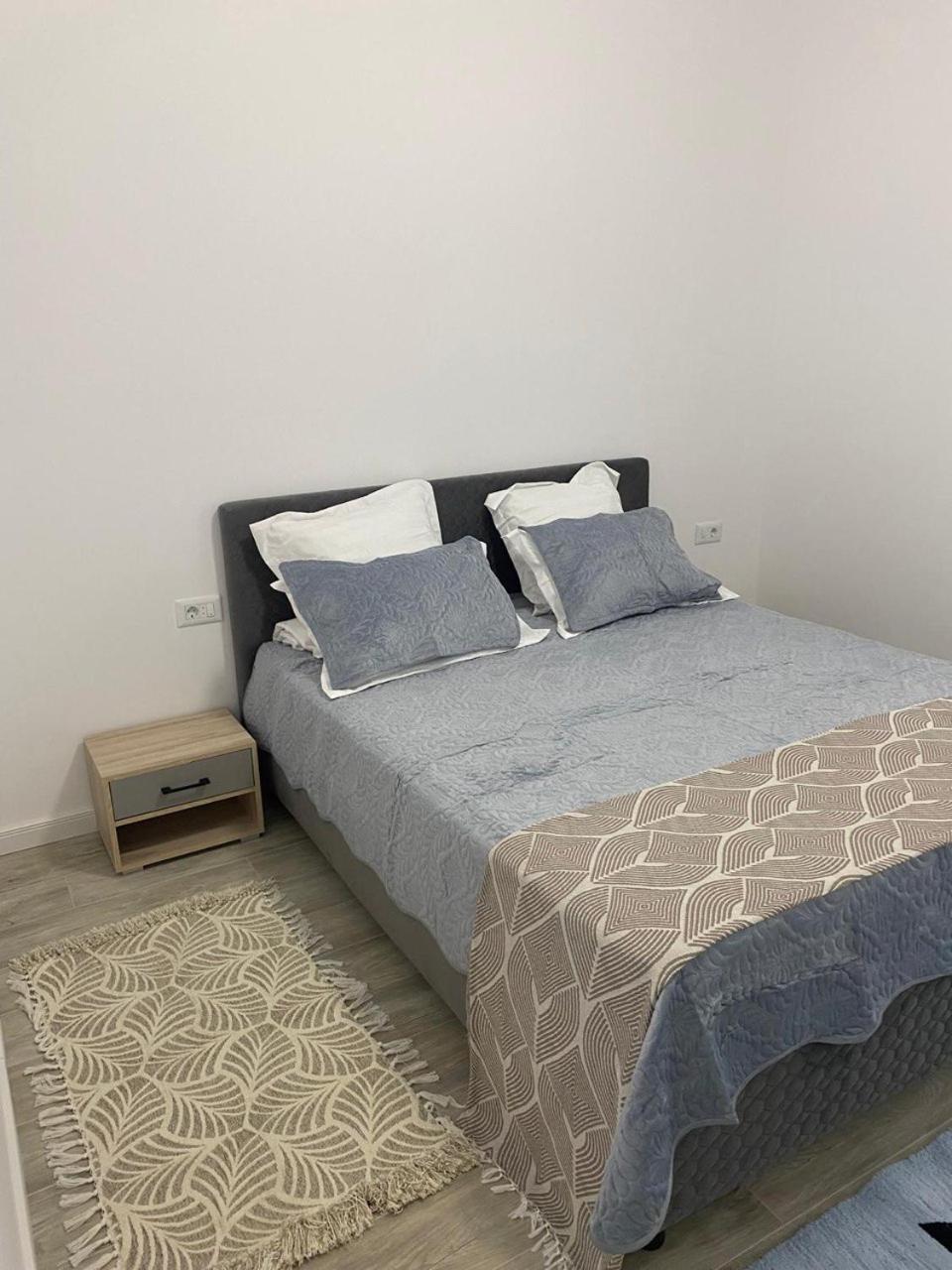 Apartament Satina Крайова Екстериор снимка