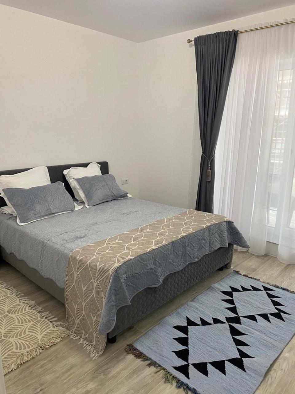 Apartament Satina Крайова Екстериор снимка