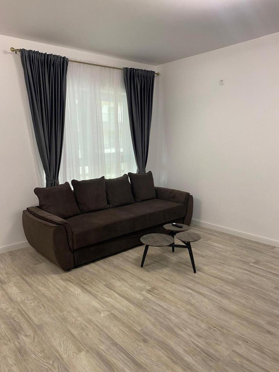 Apartament Satina Крайова Екстериор снимка